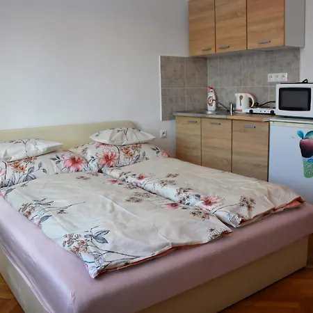 Ladi Apartment