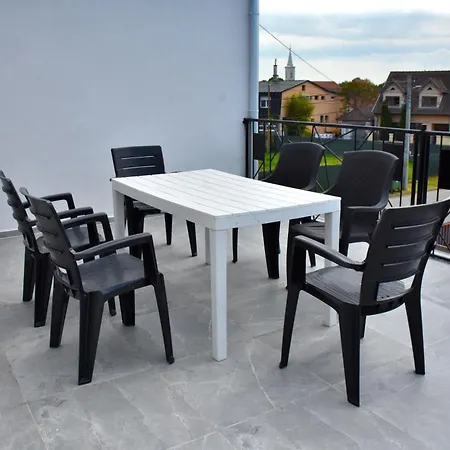 Ladi * Veľký Meder